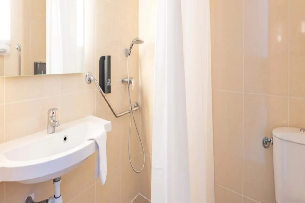 B&B HOTEL Rennes Est Cesson Sévigné 3 étoiles
