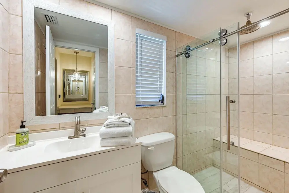Hot Tub & Outdoor Pool: Bonita Springs Getaway!