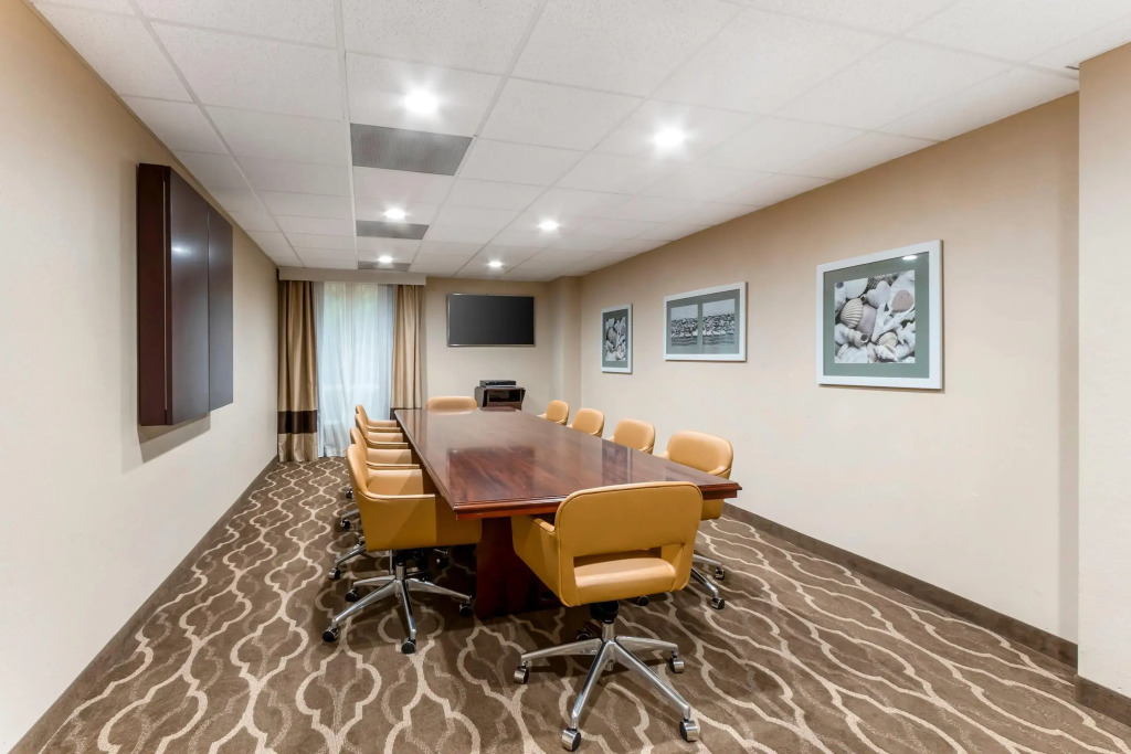 Comfort Suites
