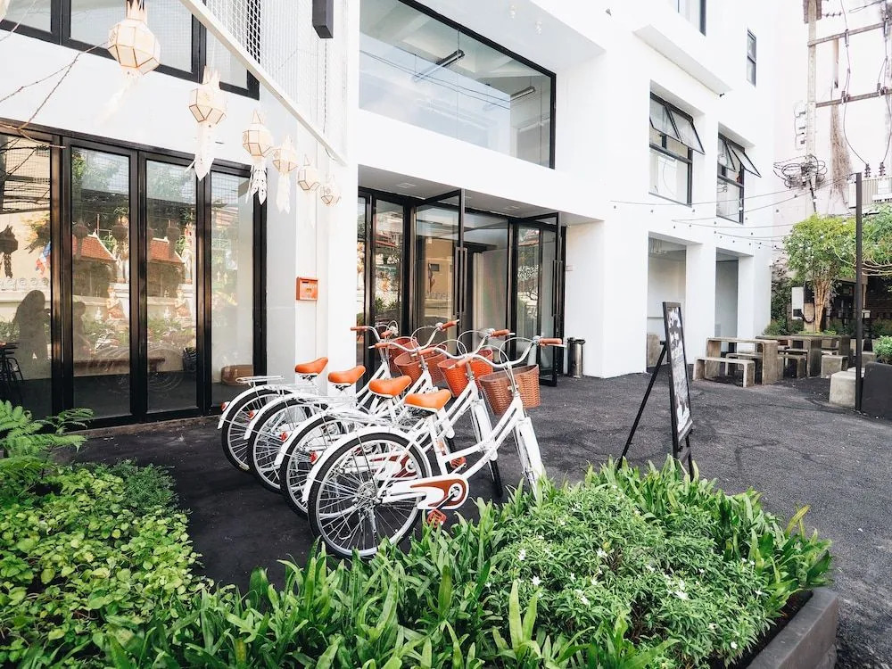 Loyy Hotel - Hostel