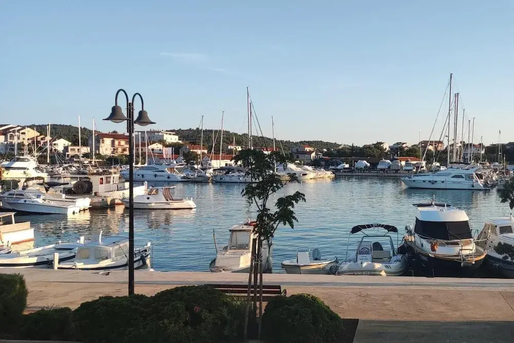 Stunning 2-bed House in Jezera With Sea Views