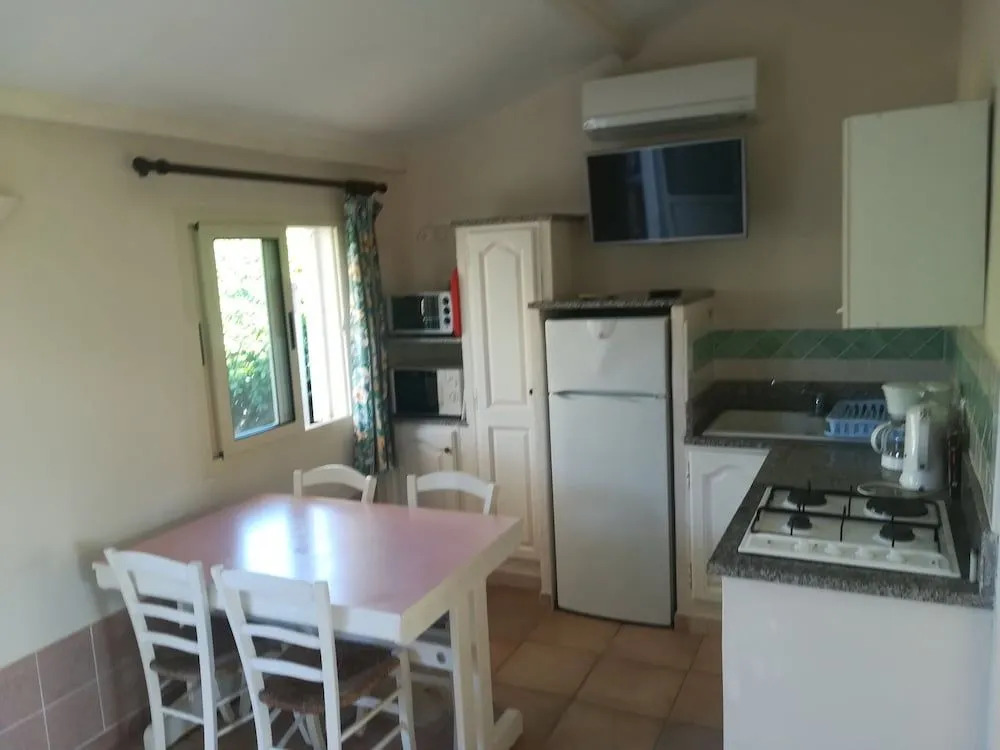 Residence Marina Di A Testa