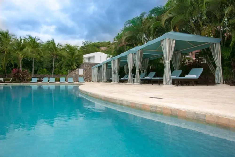 Extra-large 1 Bedroom 2nd Floor Luxury at Pacifico