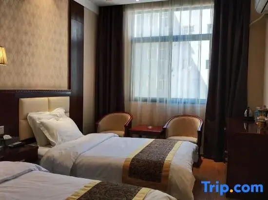 Zhaotong Junshangdu Hotel