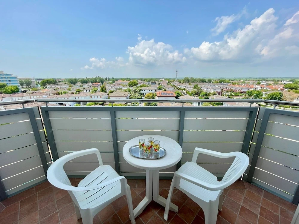 Comfy Flat With Balcony-beahost