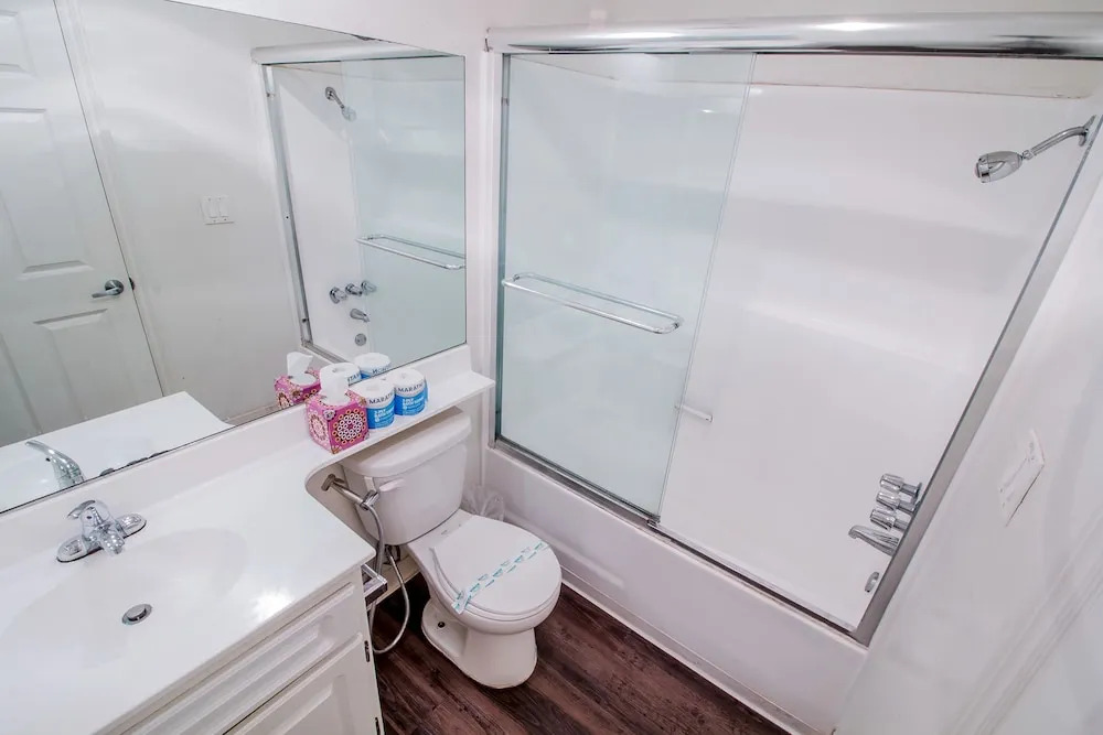 Prime Location Luxury Westwood Apt 111
