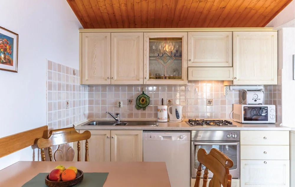 Two-Bedroom Holiday Home In Tucepi
