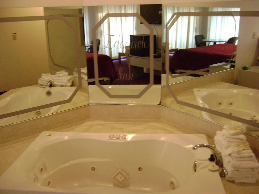 Edgewick Inn