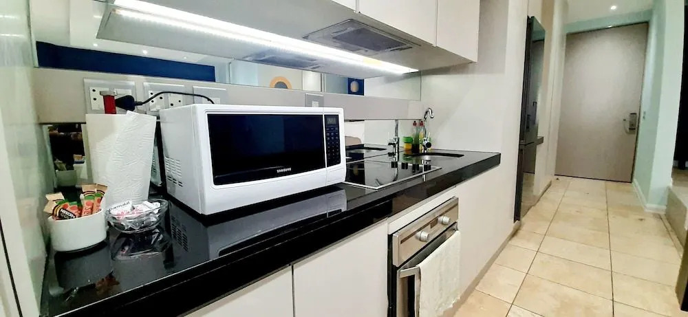 4 on Pritchard Luxury Suites