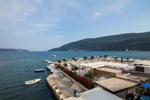 Sea Line Apartments