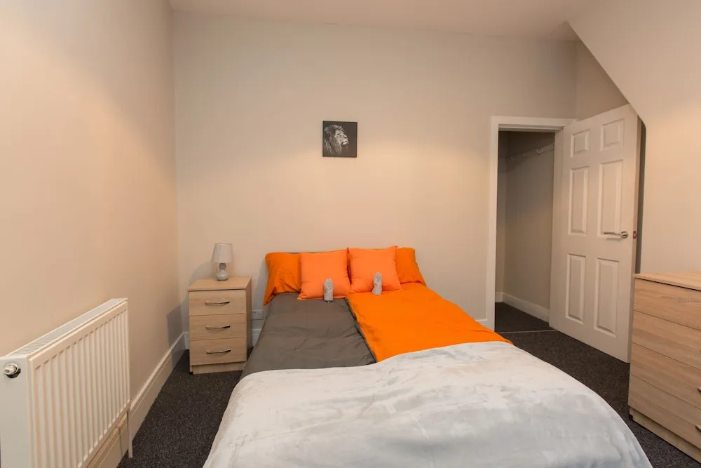 Townhouse @ 66 Rose Street Stoke