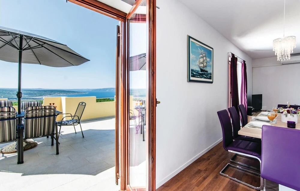 Three-Bedroom Holiday Home In Krusevo