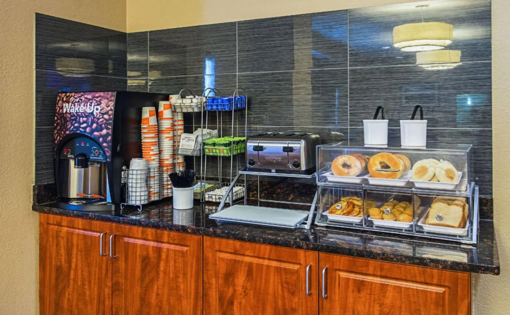 Comfort Suites Grayslake near Libertyville North