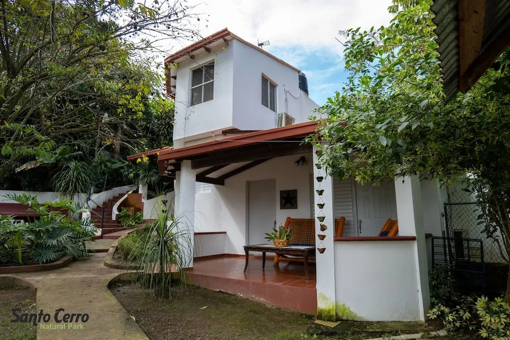 Santo Cerro Natural Park Eco Lodge con Vista Panorámica y Experiencias Naturales