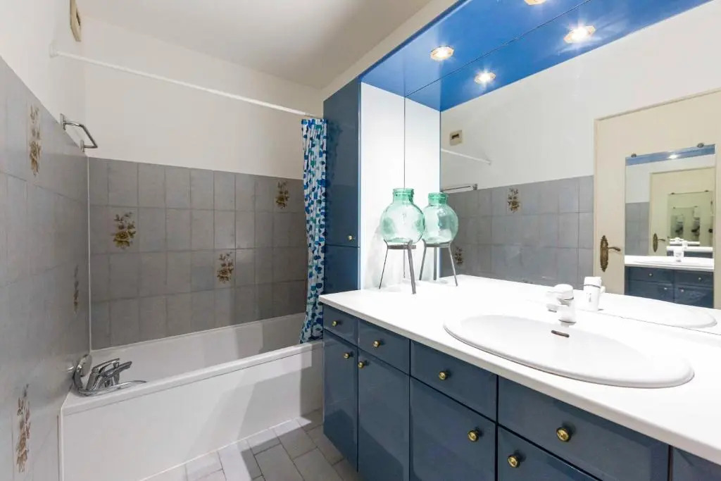 3 bedroom apartment of 90m2 with a spacious terrasse and a parking spot !