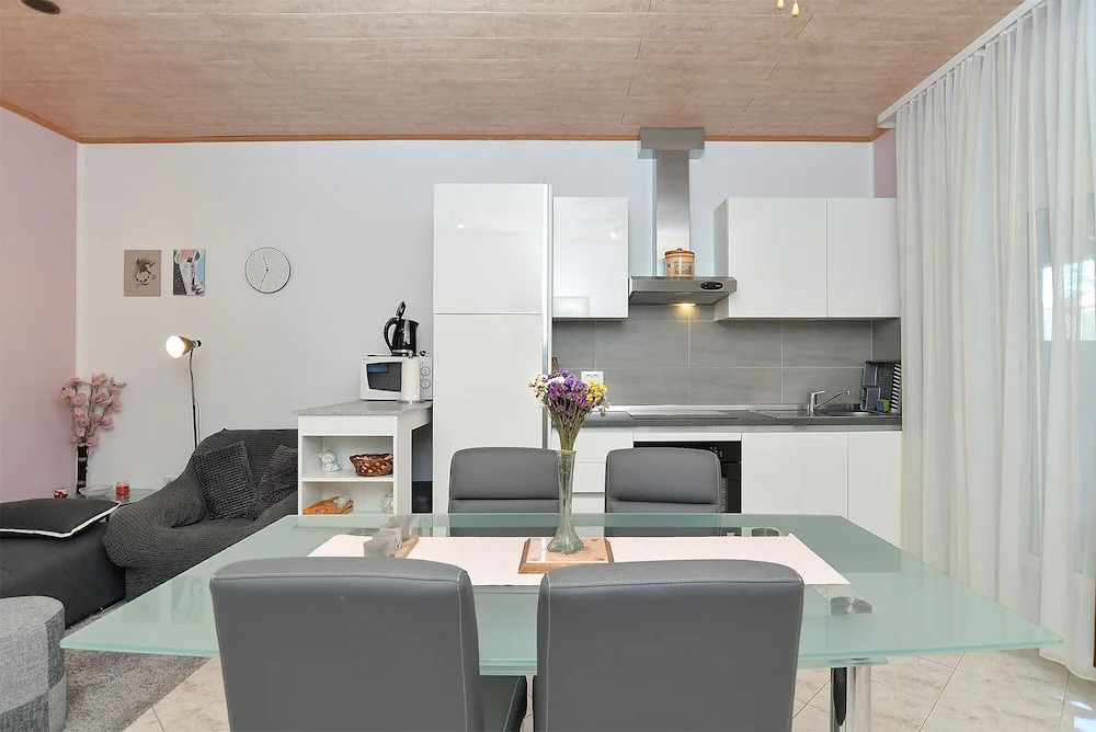 Apartment 1128