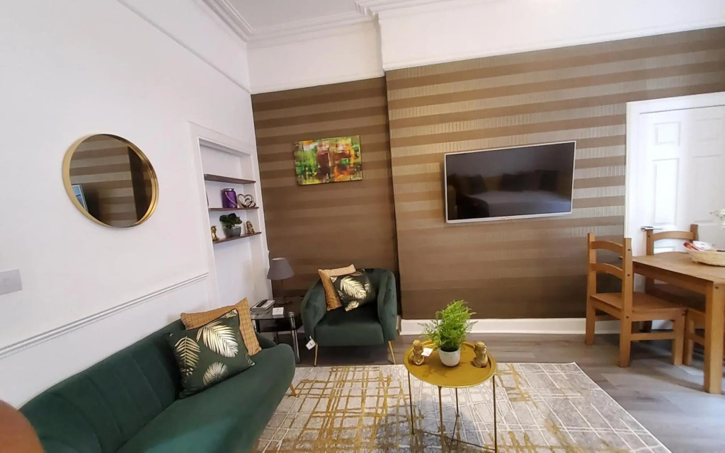 6 Separate beds, 2 baths -Leith Spectacular Apartment