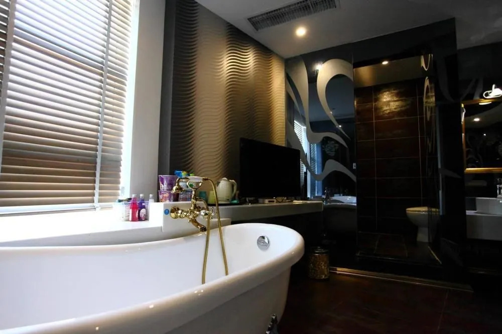 Wuhan U and I Theme Hotel