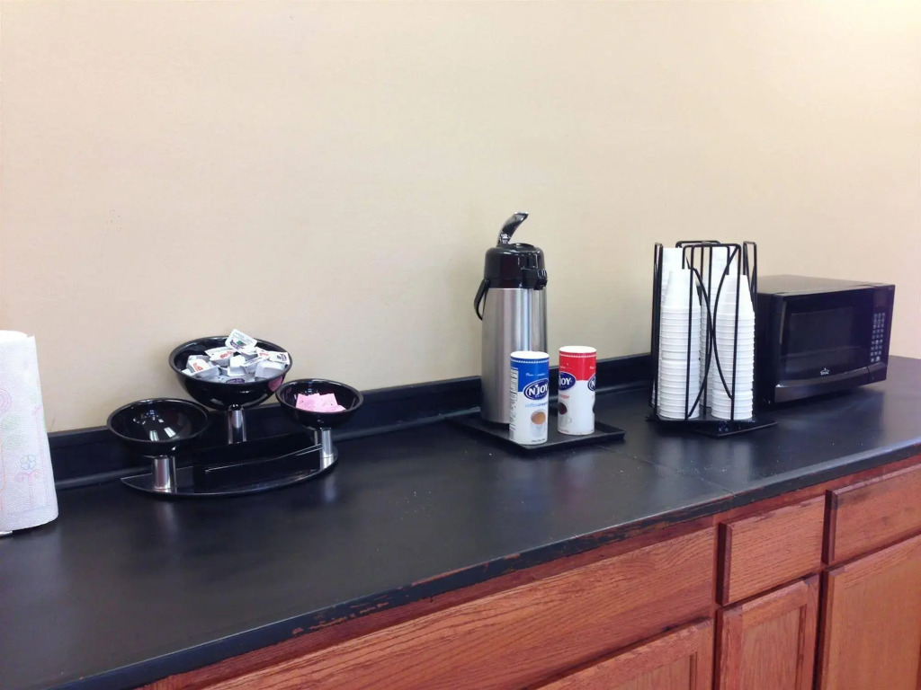 Travel Inn & Suites