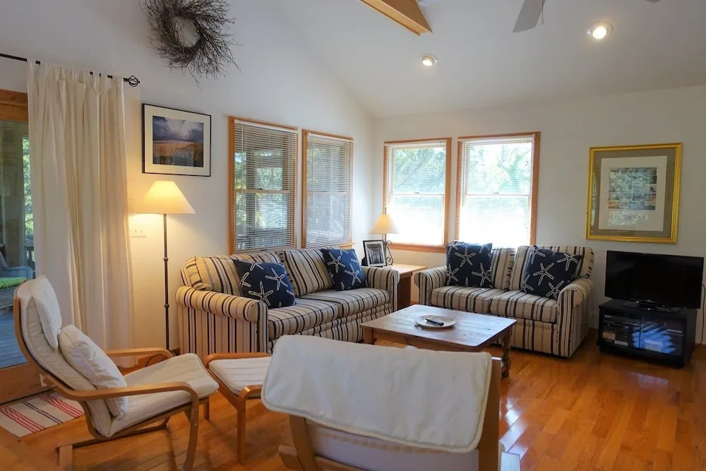 Sea Oats 3 Bedrooms 2 Bathrooms Home