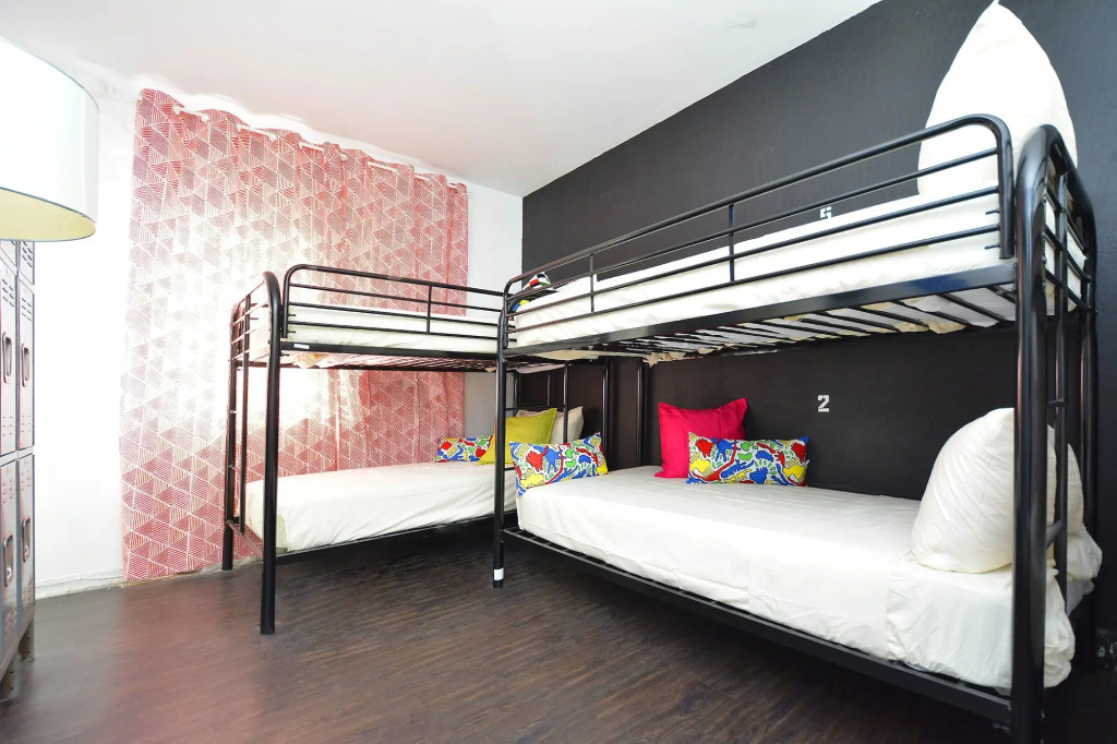 South Beach Rooms and Hostel
