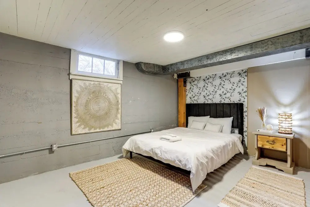 Quaint Studio w/ Sauna: 5 Mi to Space Needle