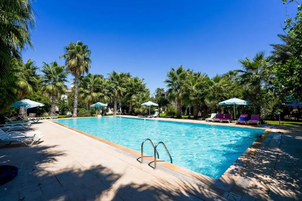 Peaceful Flat with Shared Pool in Camyuva Kemer