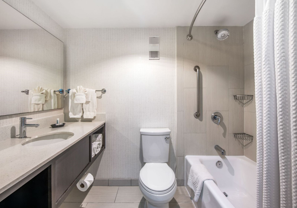 Holiday Inn Oxnard - Ventura by IHG