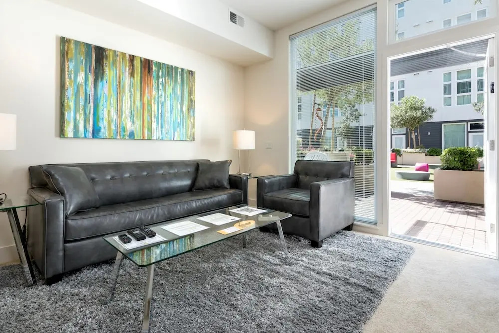 Global Luxury Suites in the Heart of Silicon Valley