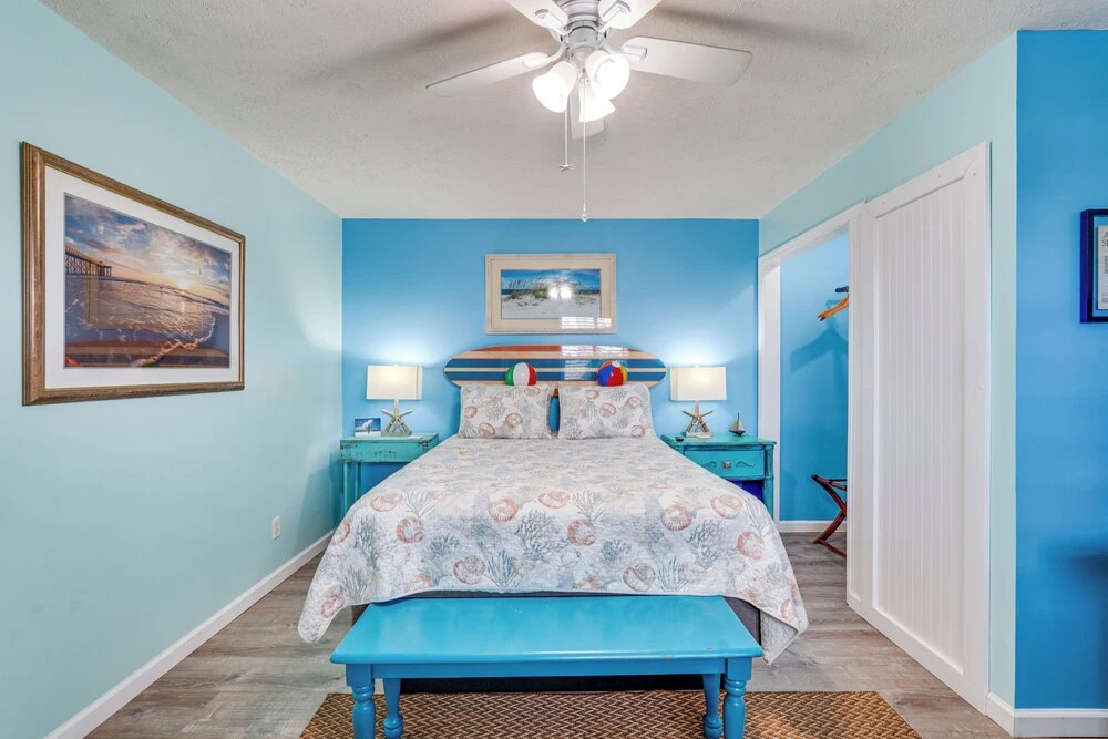 PCB Apt w/ Balcony & Gulf Views: Walk to Beach