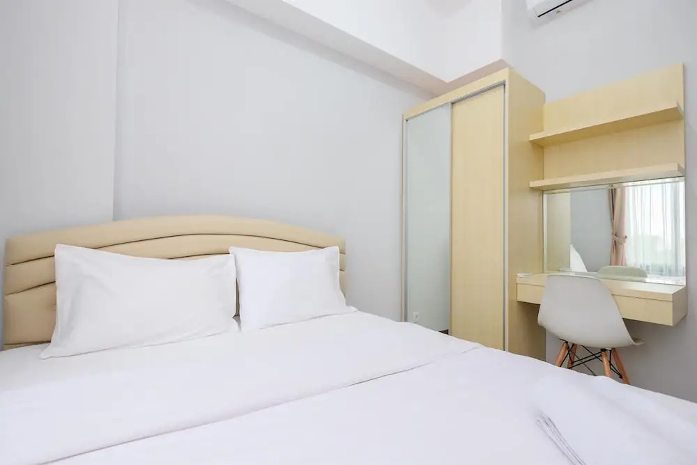 Comfort And Modern 2Br At Royal Heights Apartment
