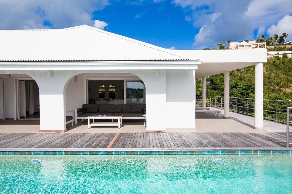 Exclusive Gated Area, Close to Beaches, Huge Pool, AC, Free Wifi, Perfect for Families !