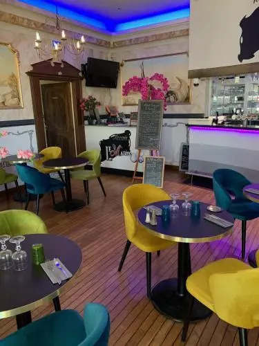 Le Marina B