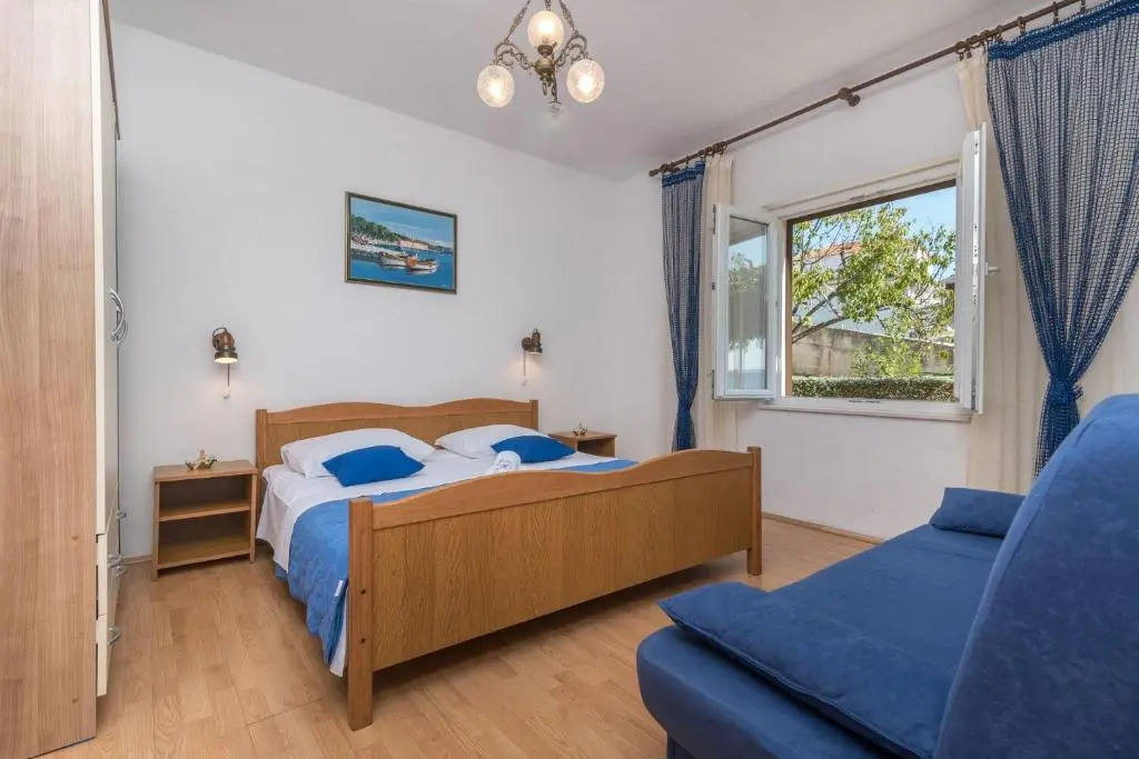 Apartments Vin - 40 m from sea