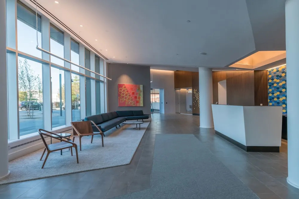 Home Away Luxury Apartments at Warren