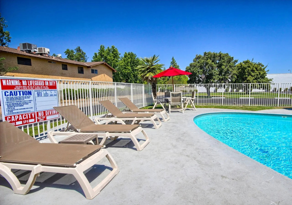 Motel 6-Fresno, CA - Blackstone North