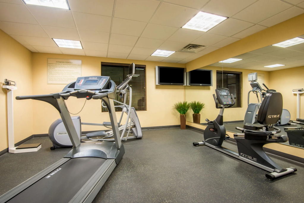 Holiday Inn Express & Suites Phoenix Glendale Dist by IHG