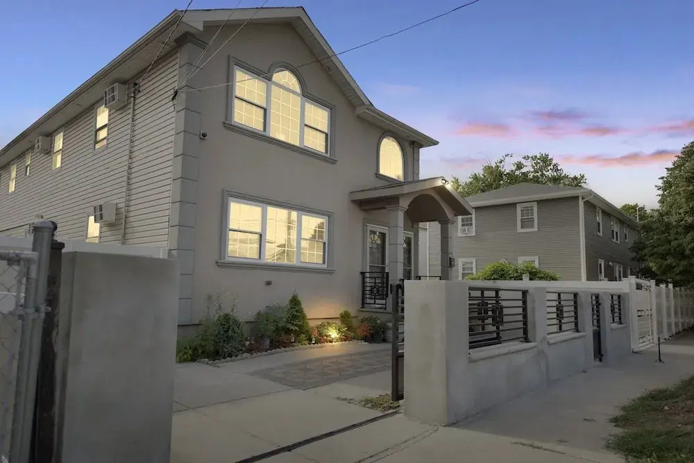 Cozy Modern 1br Apartment - Just 10 Mins From Jfk Airport 1 Bedroom Apts by RedAwning