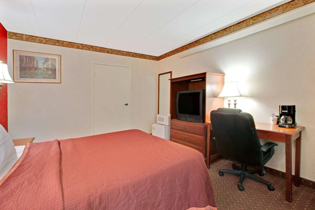 TraveIodge by Wyndham Parsippany