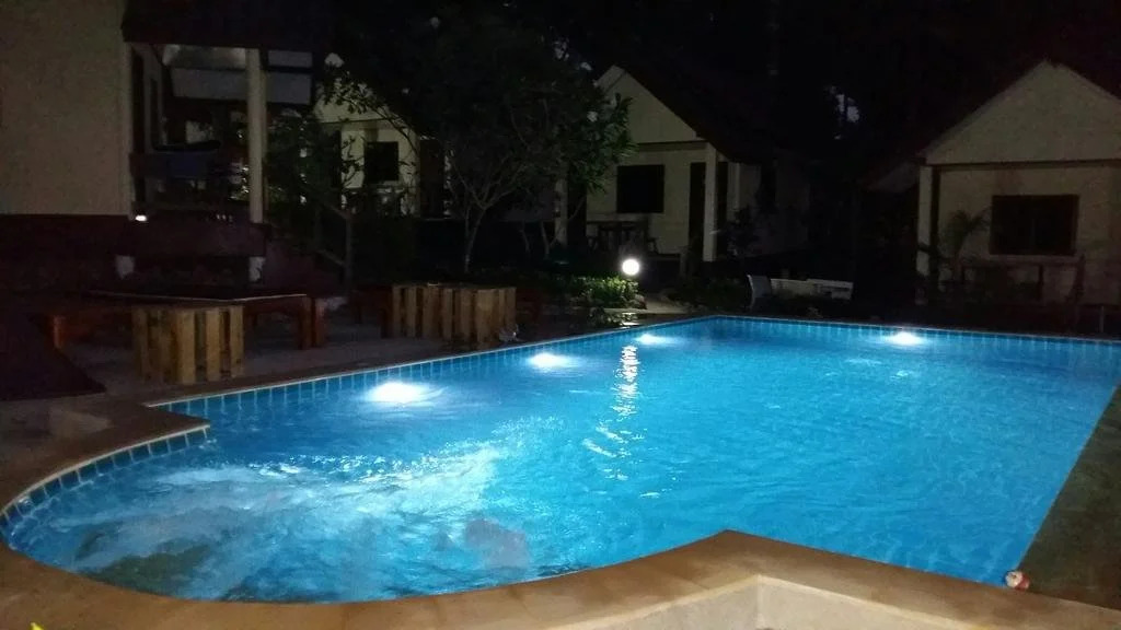Baansanook Resort & Swimming Pool