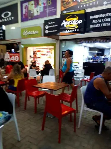 Casa em Unamar,Cabo Frio,à 200m da praia,em condomínio com segurança 24 hs