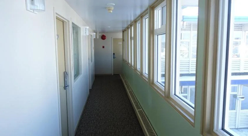 Canadiana Motel