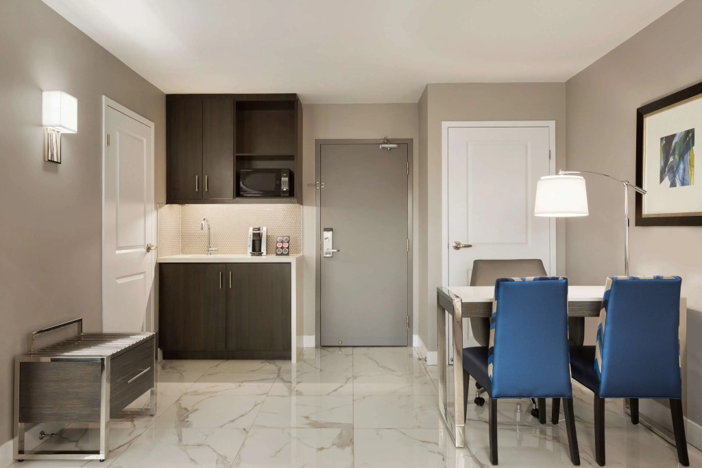 Embassy Suites By Hilton Toronto Airport