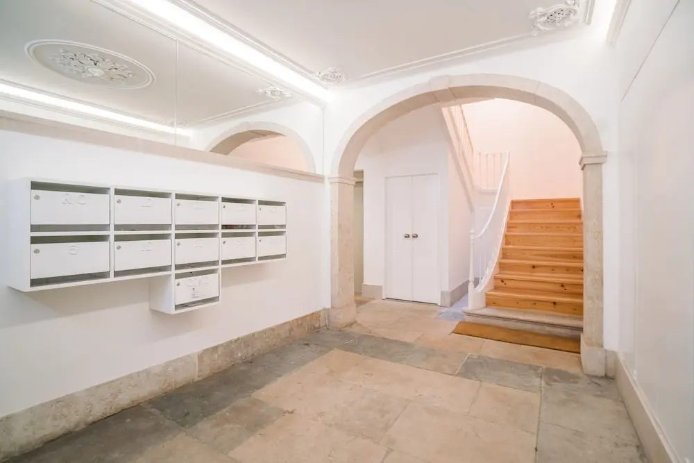 Modern Apartment in Chiado (The Heart of Lisbon) - 2