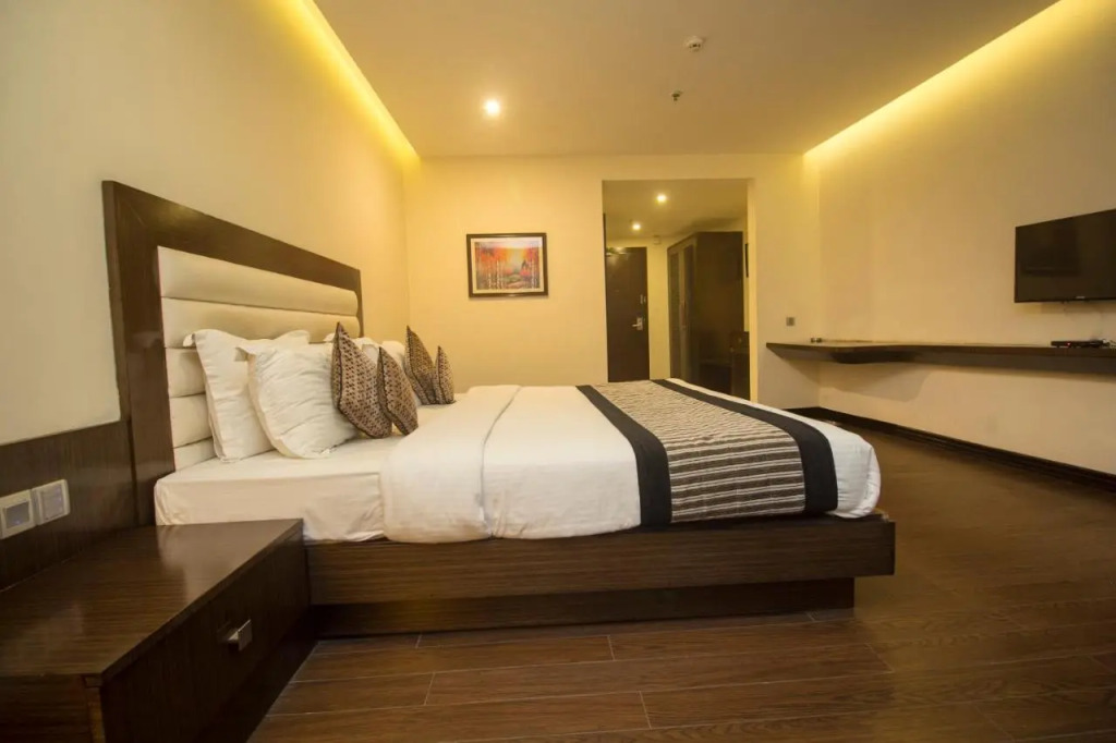 Summit Montana Suites & Spa