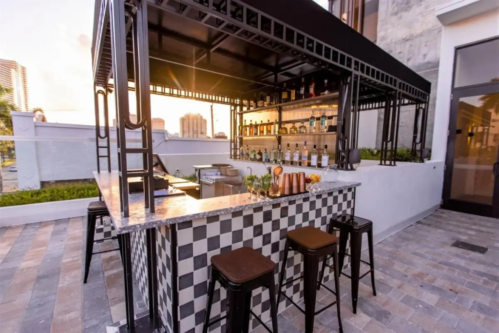 Upsun Hotel
