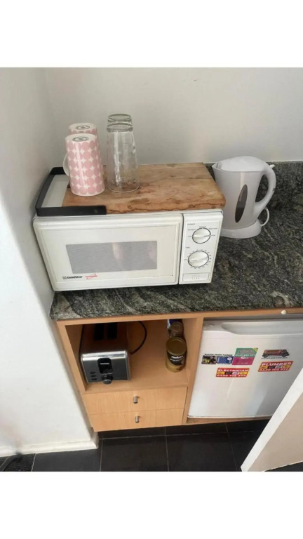 Entire Studio Apartment in St Kilda next to Luna Park