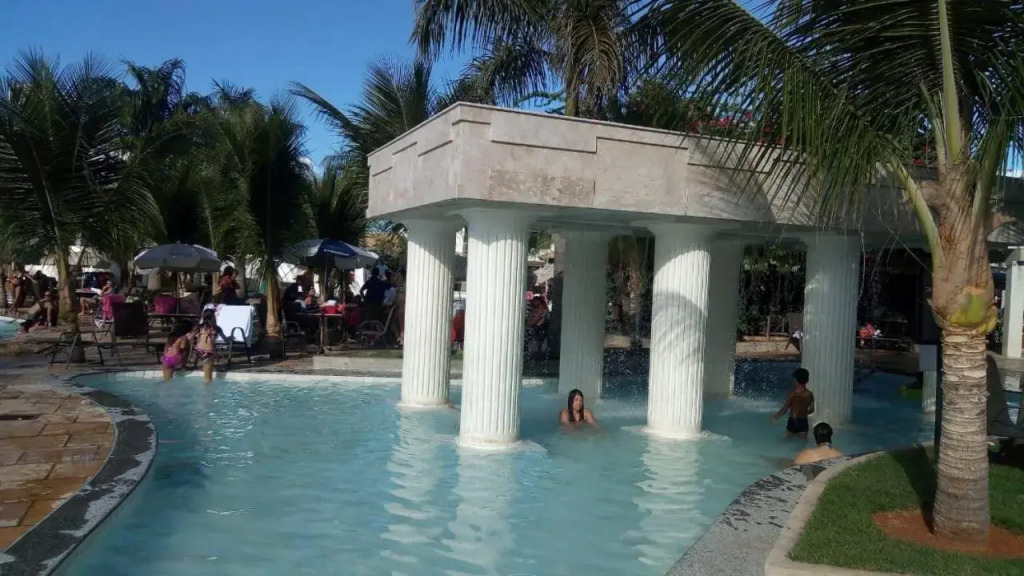 Lacqua diroma com fogão, geladeira, micro-ondas, Park aquático 24h, acomoda até 5 pessoas