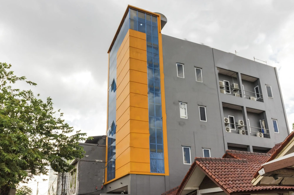 Hotel O Sarkawi Residence