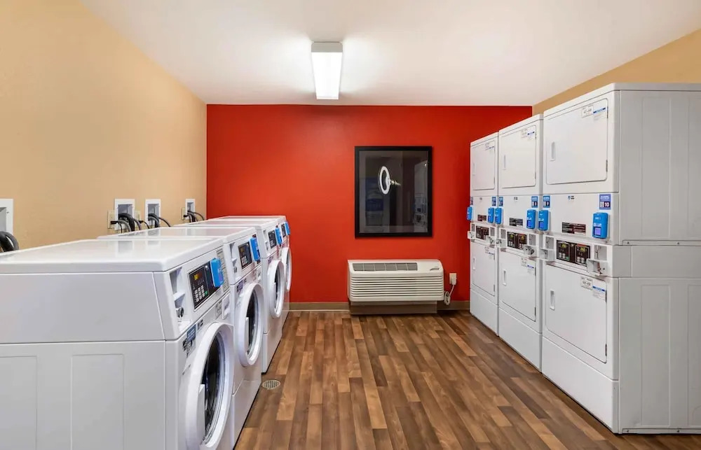 Relax Suites Extended Stay - La Mirada
